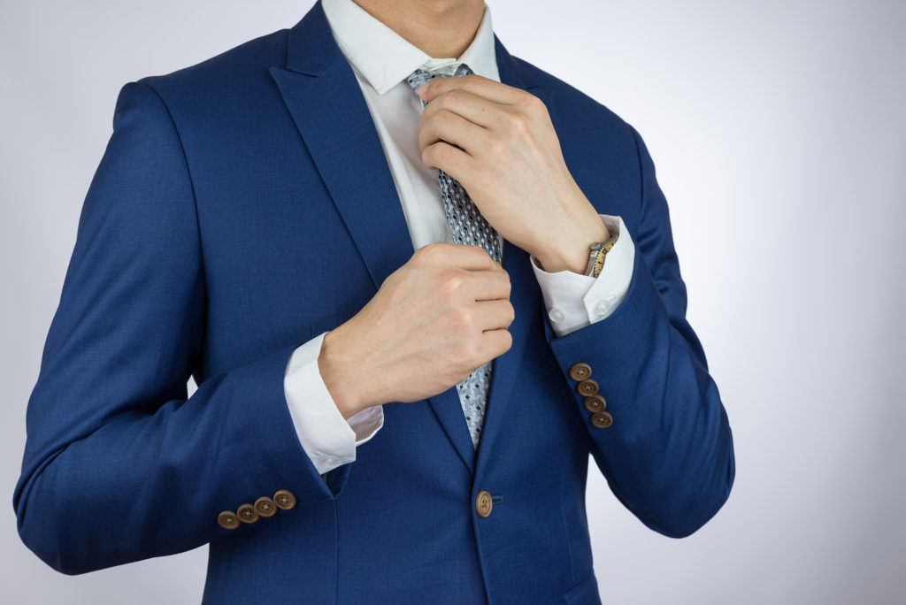 How do I look thinner in my headshot, how to look better in a headshot, how to pose for a headshot