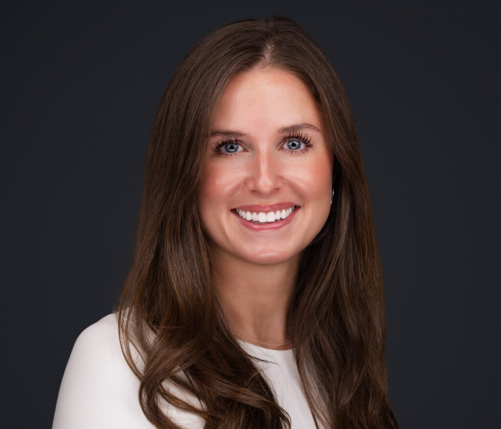 An example of a southlake headshot of a professional business woman | 2mm Headshots and Event Photography Professional Headshot example Near You